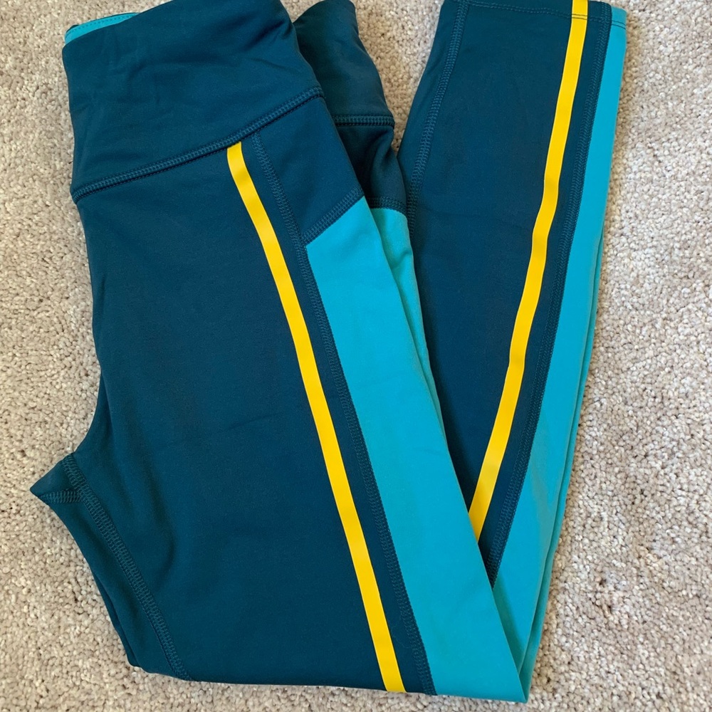Woman’s Blue Active leggings size M Avia